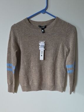 NWT AQUA Cashmere Crewneck Sweater with Light Blue Sleeve Stripes, 9/10Y